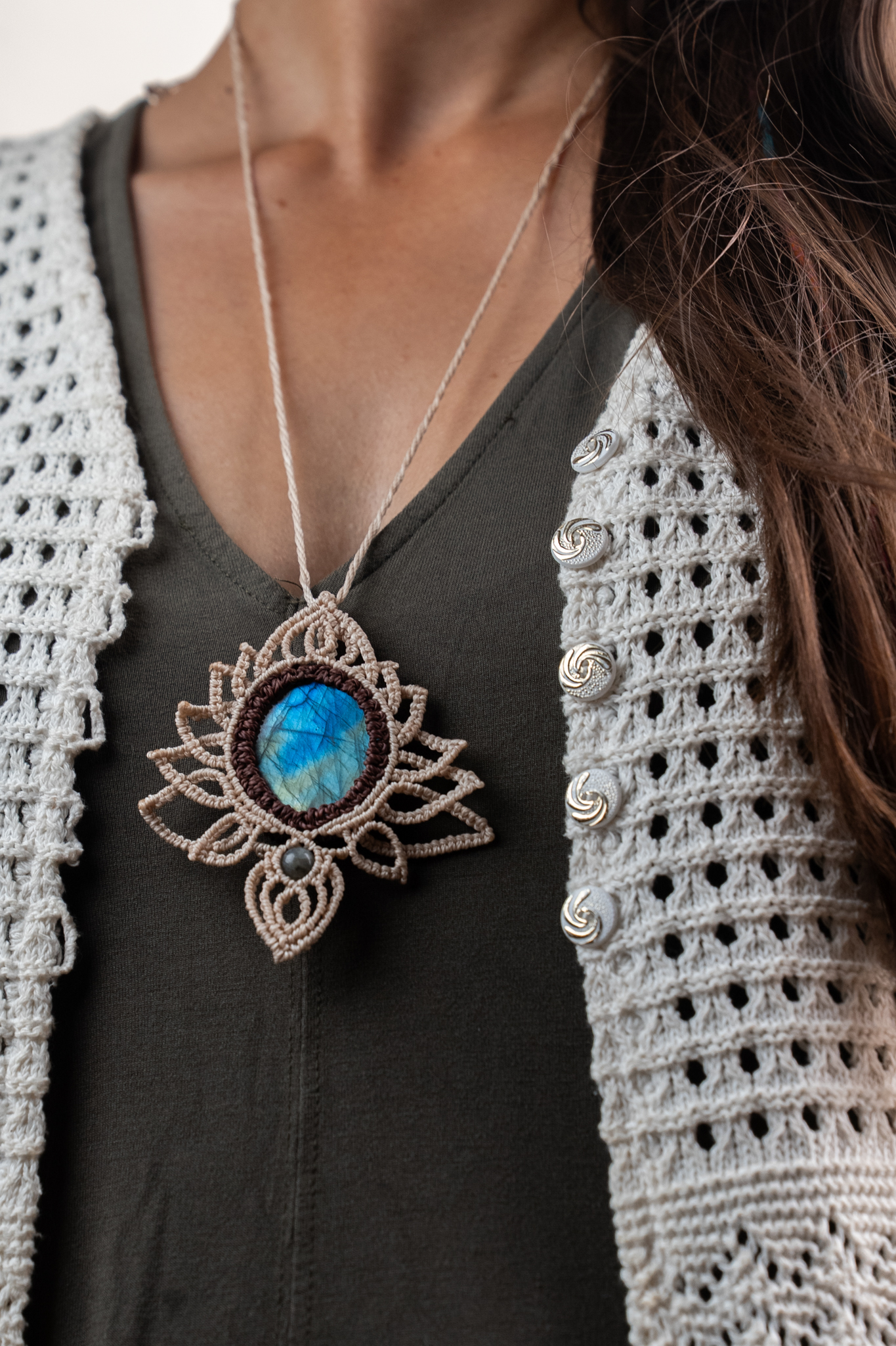 gros colliers fleur nenuphar labradorite