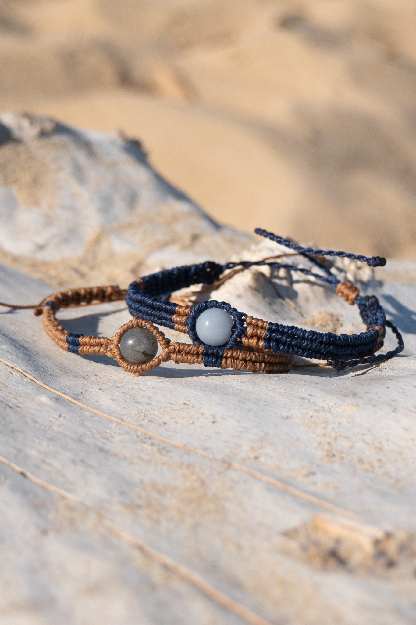 bracelet homme avec pierre. bleu et sable