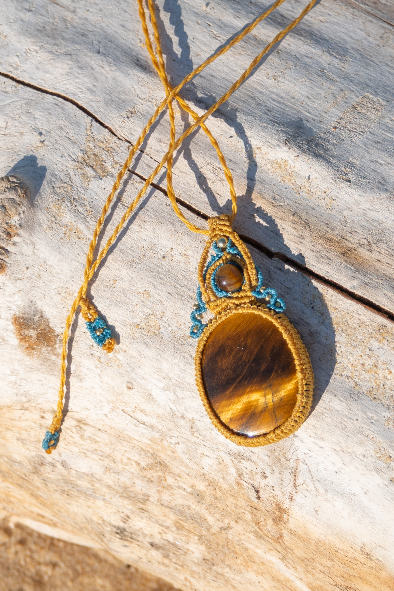 collier jaune bleu oeil de tigre