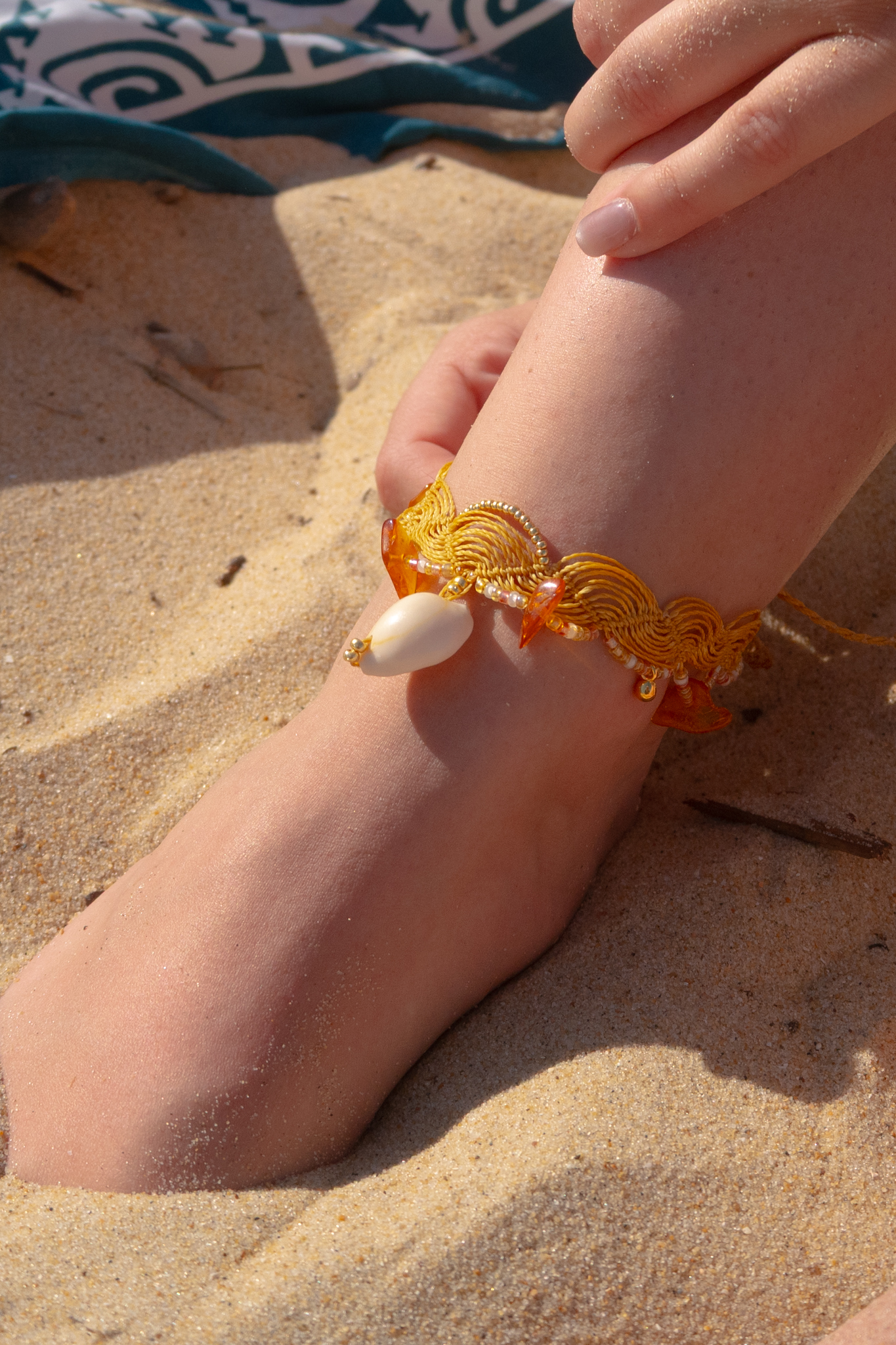 bracelet cheville jaune orange coquillage